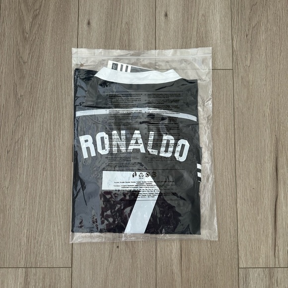 Real Madrid Cristiano Ronaldo 2014 - Picture 4 of 5